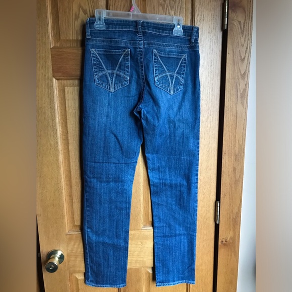 KUT from the KLOTH Distressed Straight Leg 4 - Picture 2 of 4